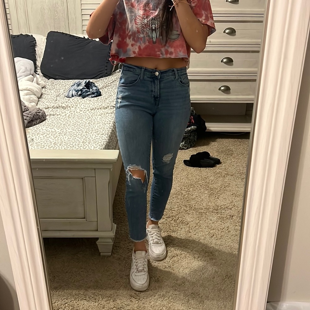 Ripped skinny jeans